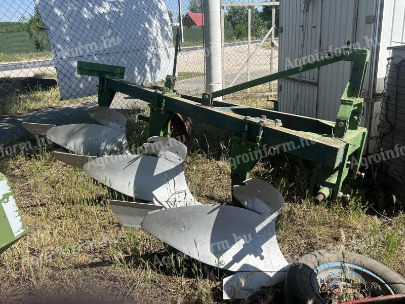 Ih three headed plough 3 headed plough