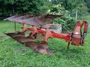 Kverneland reversible plough