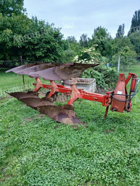 Kverneland reversible plough