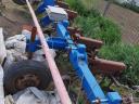 Omicron row crop cultivator