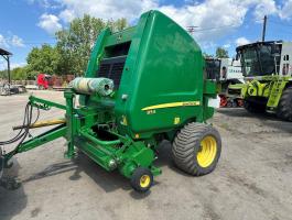 John Deere 854 MaxiCut bálázó