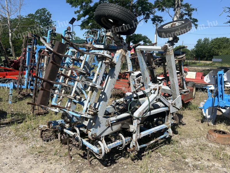 6.2 m combiner and 4.2 m folding combiner