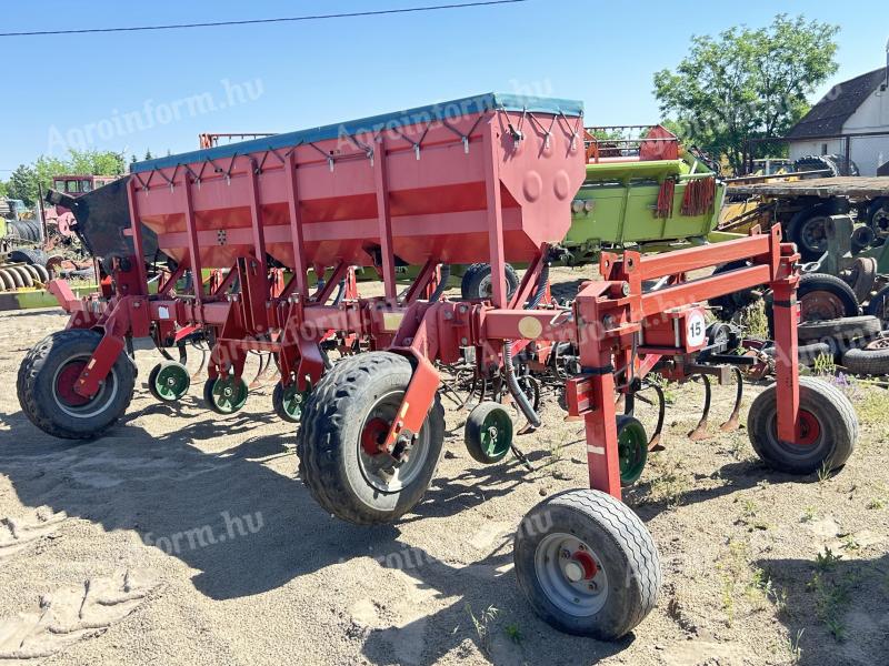 Komárom ABK 006 row-crop cultivator