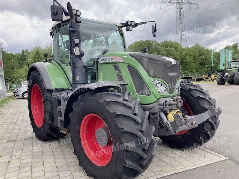 Fendt 724 VARIO S4 PROFI PLUS tractor