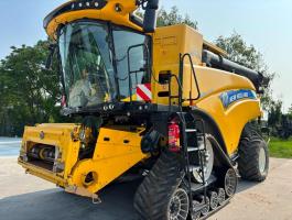 New Holland CR 9.90