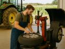 Tyre repair and wheel balancing training 07153009