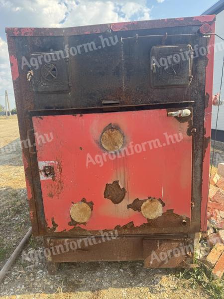 Straw bale boiler
