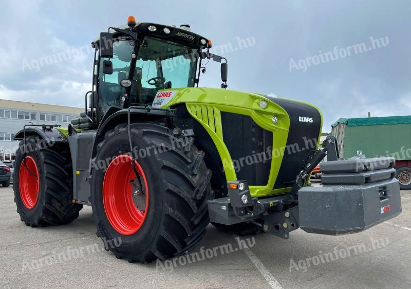 CLAAS Xerion 5000 TRAC VC (2165 operating hours)