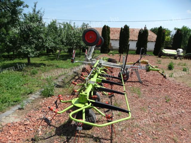 Mașină de predare remorcată Claas Volto T900