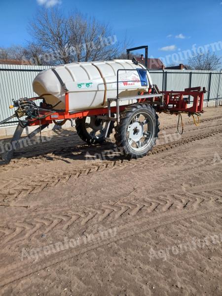 Wirax 2000 with field sprayer