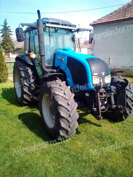 Valtra A 82 tractor