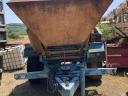 Tornado fertilizer spreader
