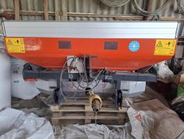 Kubota DSM műtrágyaszóró (Kverneland)