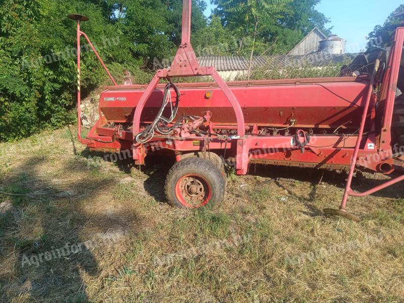 Secí stroj IH 6200 pro výsev obilovin