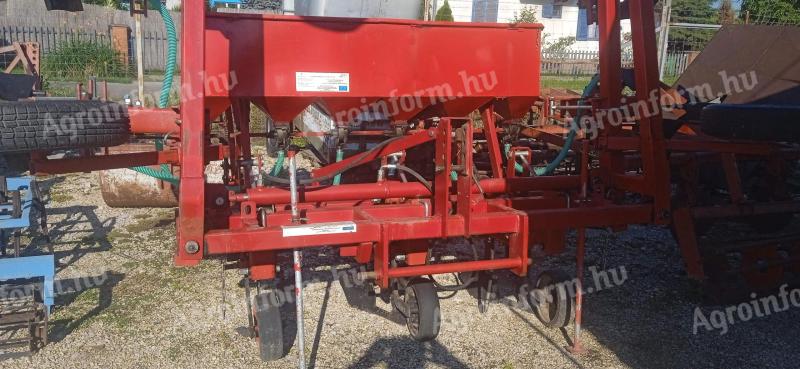 Row cultivator - cultivator with filling tine