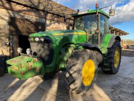 John Deere 8320