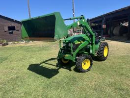 John Deere 4110