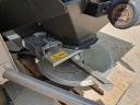 DCM M36 S suspended weighing fertiliser spreader with ISOBUS section and dose control + tractor trolley