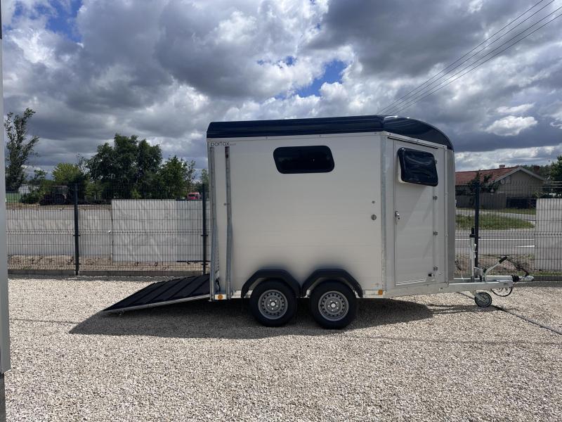 New Böckmann Portax Esprit horsebox with registration number 4.990.000 Ft