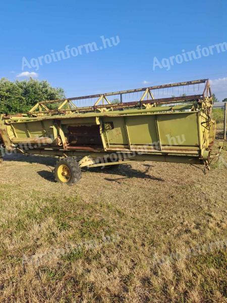 Fortschritt E514 grain cutting table