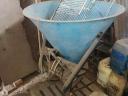 Fertilizer spreader