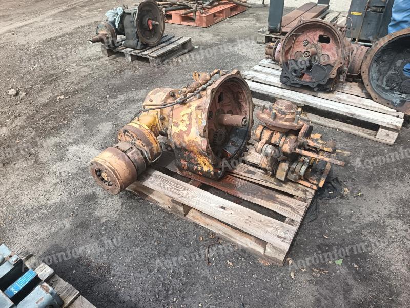 Bulgarian forklift gearbox and rear bridge