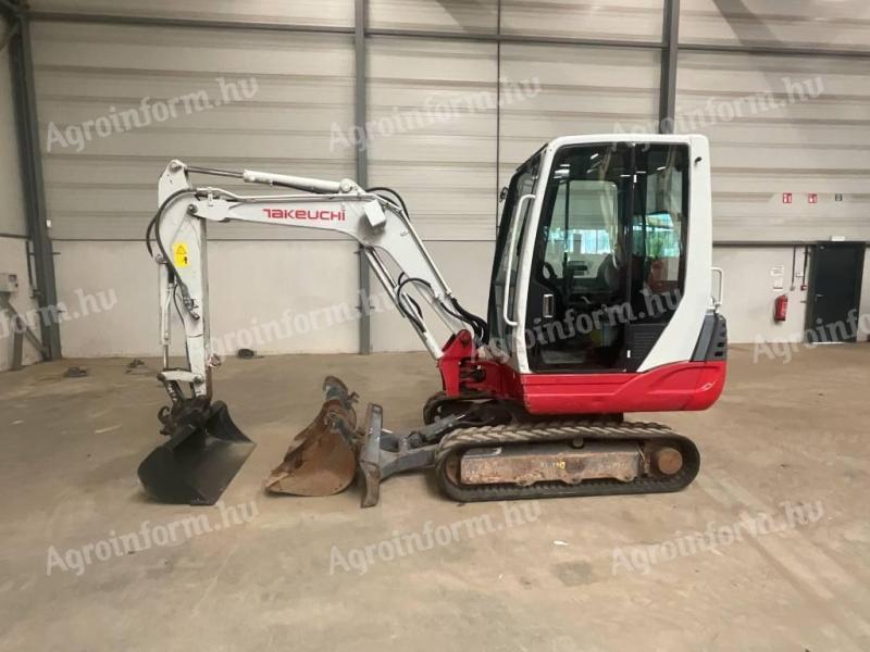Takeuchi TB 228 / 2016 / 3.594 operating hours / Leasing from 20%