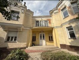 Pécs Széchenyi Térnél 430 m2 ingatlan 500 m2 telken