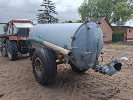 Szippantó horganyzott tartályos, 4000 literes
