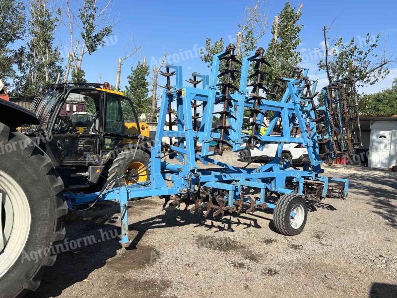 Omikron 4,2 m trailed excavator