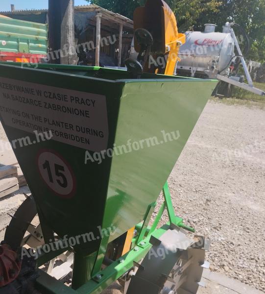 Jednořádkový sazeč brambor BOMET