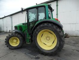 John Deere 6220