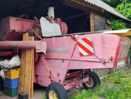 Massey-Ferguson MF87-6 kombájn