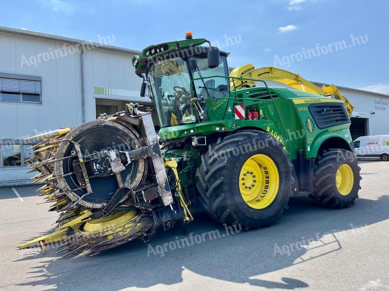 John Deere 9700 Feldhäcksler - selbstfahrender Silagehäcksler
