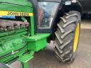 John Deere 3140