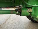 John Deere 3140