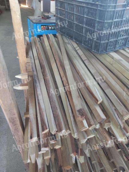 Acacia stake