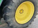 John Deere 6230 Premium tractor with front loader
