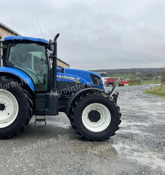 2015 New Holland T7.210 4WD Tractor