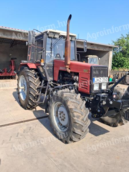 MTZ 1221.2 tractor