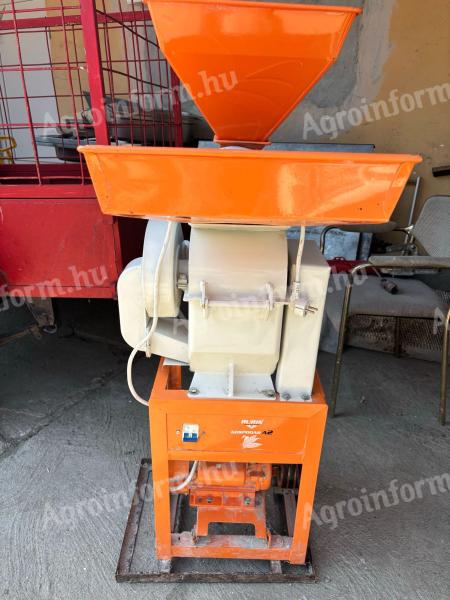 Terménydaráló Ruris Gospodar A2 220v 2200w 250kg/h 16késes eladó