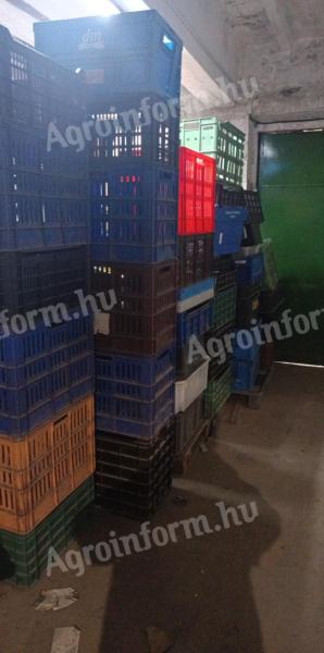 Used plastic compartment