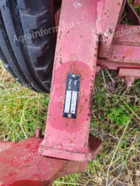 Seeder for small seeds
