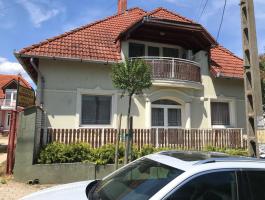 Hévízen 8 apartmanos családi ház eladó