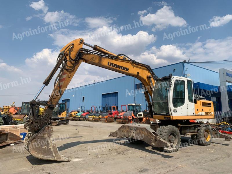 Liebherr A900C rubber wheel excavator