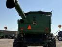 John Deere S680 combine harvester