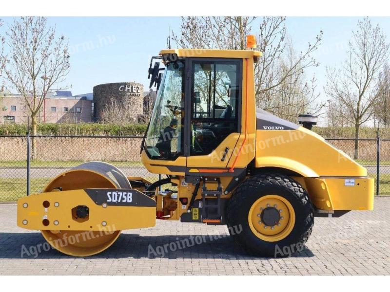 Volvo SD75B / 2024 / 2 running hours / 1 year warranty / Leasing from 20%