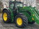 John Deere 6215R