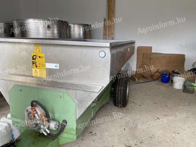 Coiled grape trailer