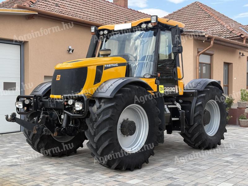 JCB Fastrac 3230 Plus Traktor
